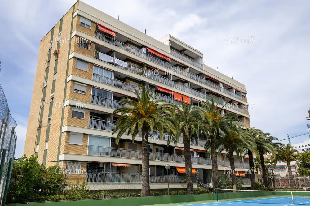 Vista exterior de Apartamento en venta en La Pobla de Farnals con Terraza, Amueblado y Piscina comunitaria