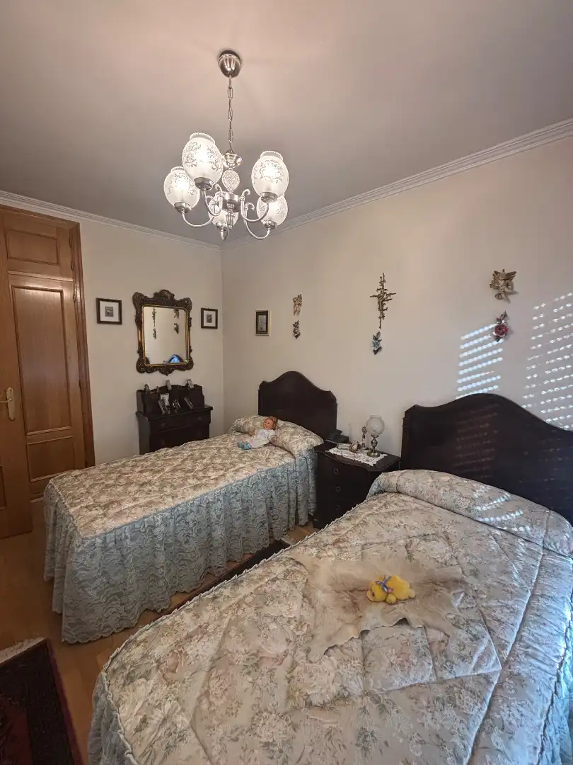 Habitación de Casa o chalet en venta en Valladolid con Calefacción, Jardín privado y Parquet