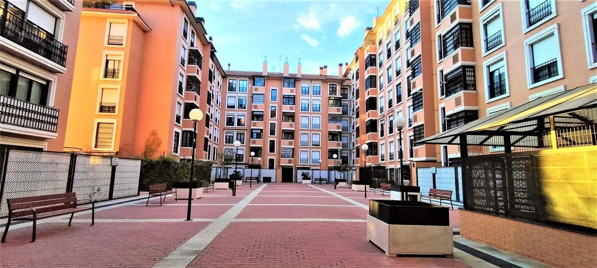 Exterior view of Flat for sale in Arganda del Rey  with Air Conditioner, Heating and Storage room