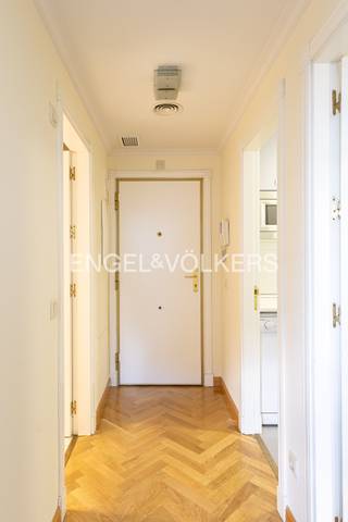 Piso en Alquiler en Avenida de Isabel de Valois en Sanchinarro