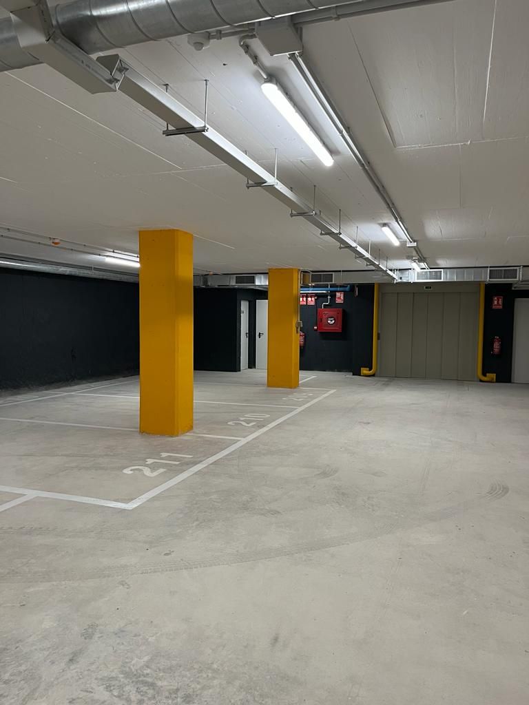 Garage zur Miete in Carrer de Robert Gerhard, 14, Port - Horta de Santa María