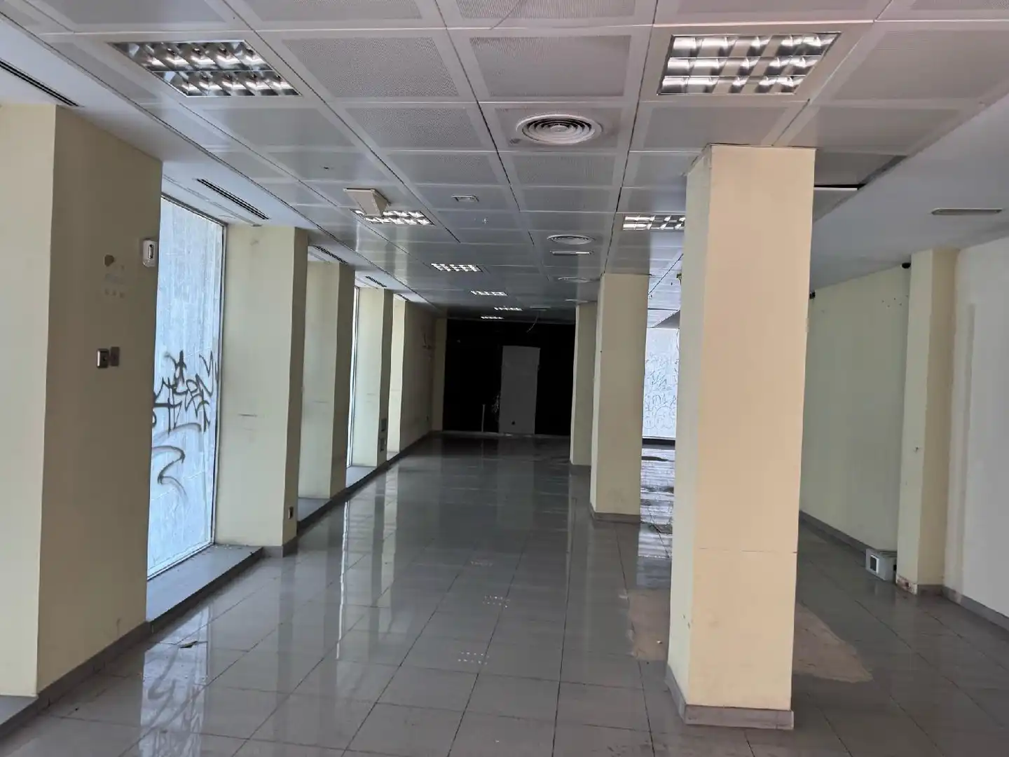 Local comercial en venta en Calle Río Manzanares 29, imagen 2