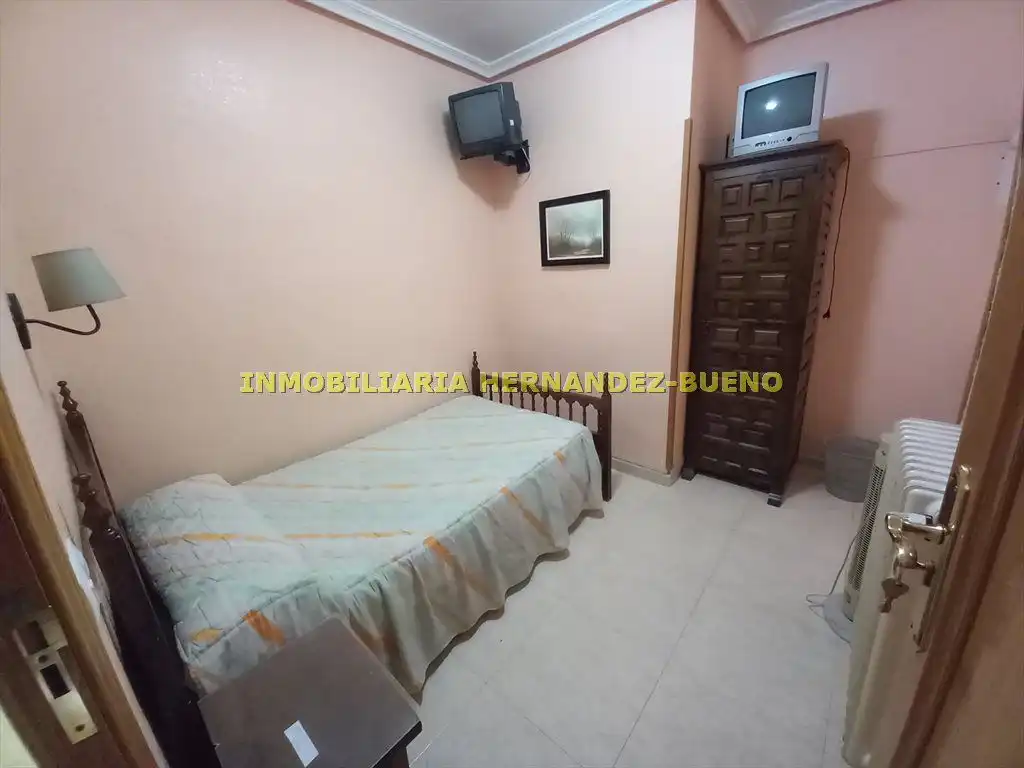 Bedroom of Flat for rent in Salamanca
