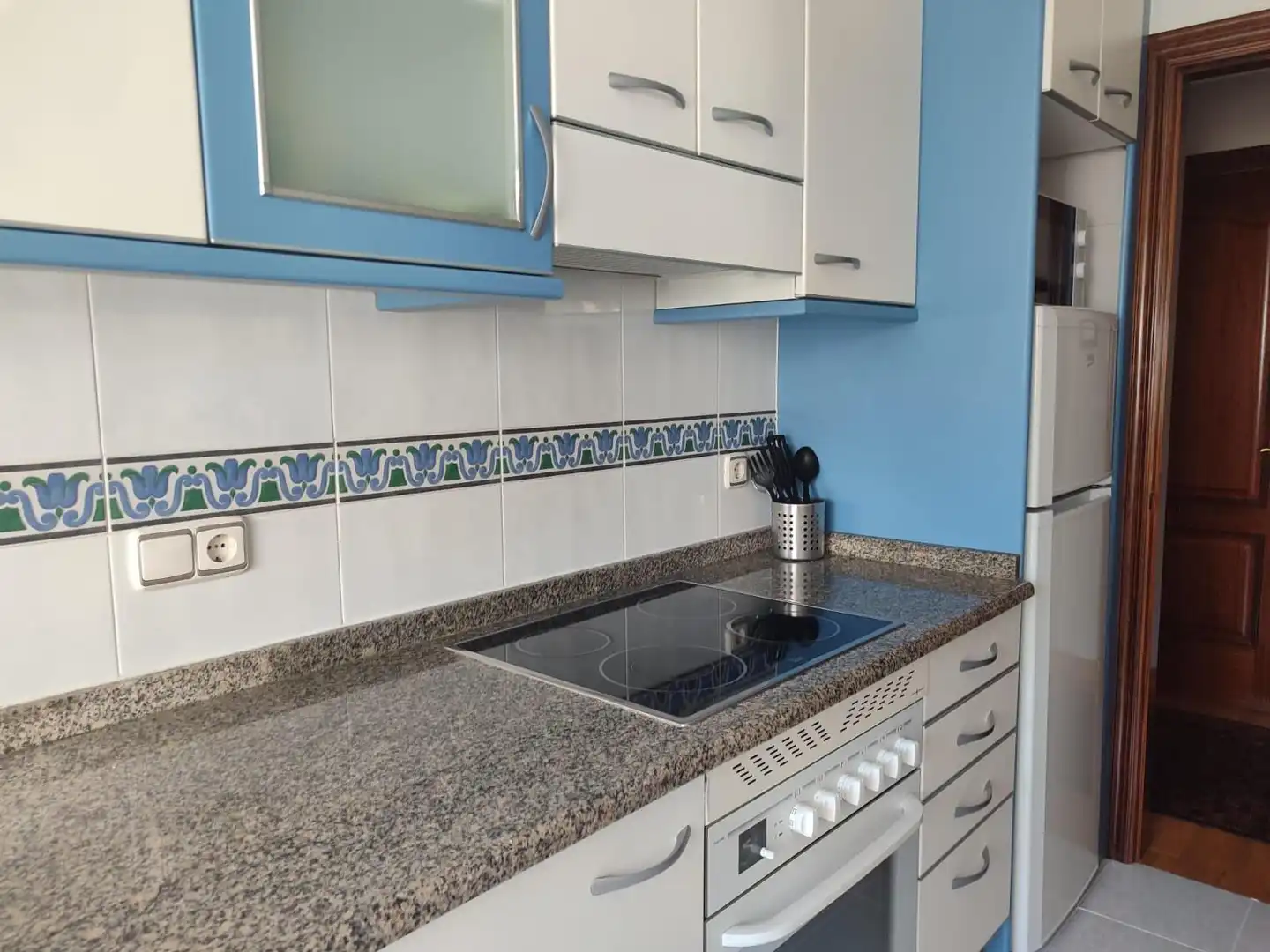 Cocina de Piso de alquiler en Oviedo  con Calefacción y Amueblado