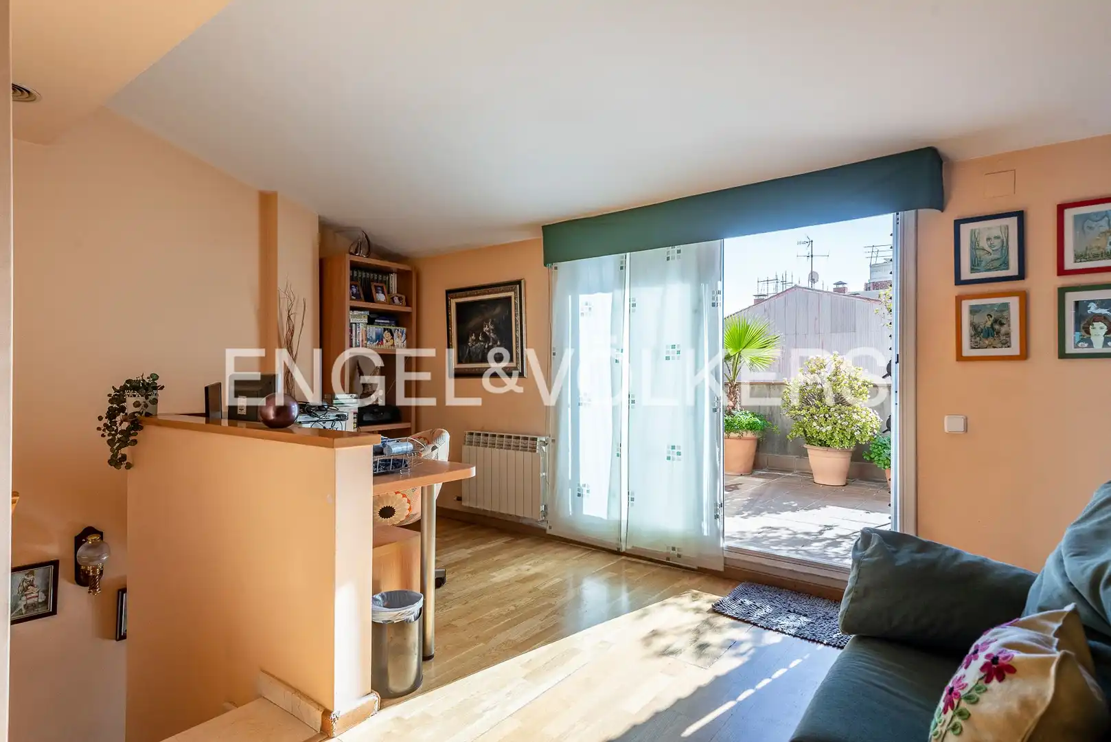 Vista exterior de Ático en venta en Sant Joan Despí con Aire acondicionado, Calefacción y Parquet