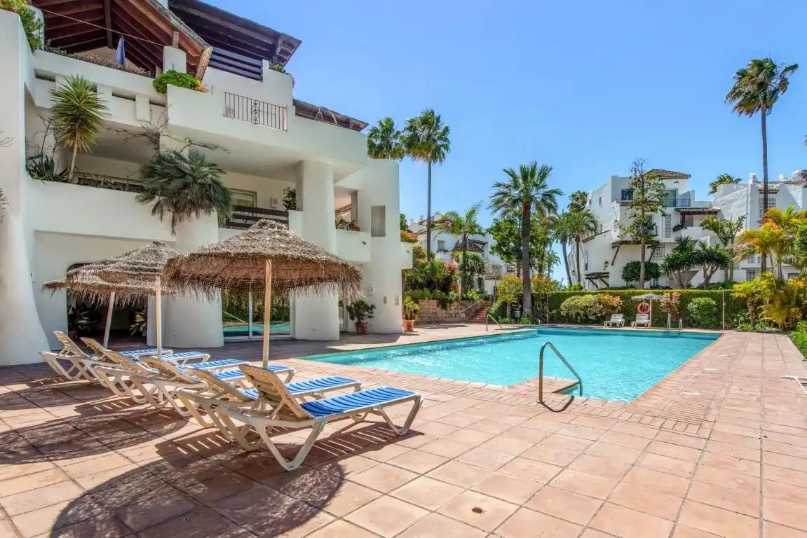 Exterior view of Attic for rent in Estepona  with Air Conditioner, Terrace and Swimming Pool