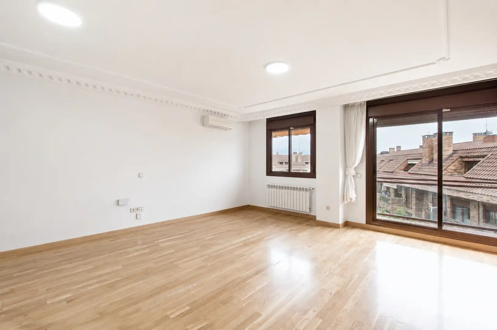 Living room of Attic for sale in Pozuelo de Alarcón  with Air Conditioner, Heating and Private garden