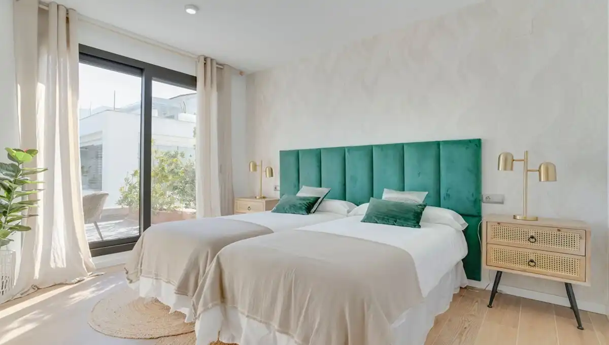 Habitación de Ático en venta en La Alcaidesa con Aire acondicionado, Calefacción y Jardín privado