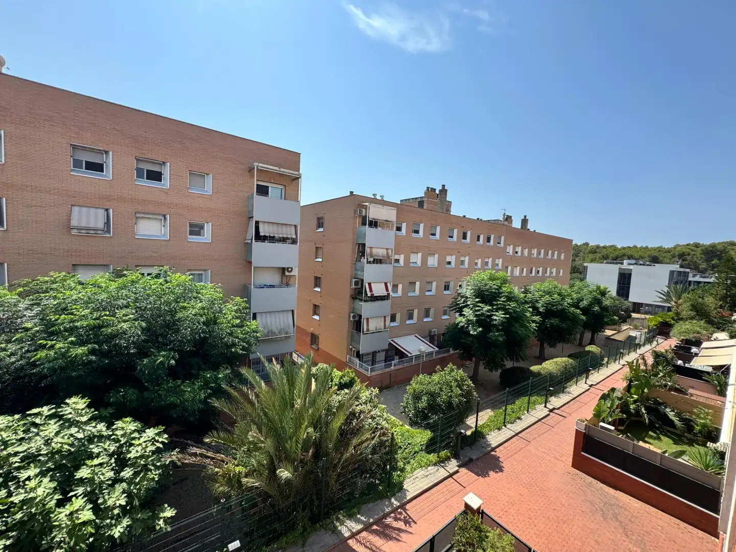 Vista exterior de Casa adosada en venta en Gavà con Aire acondicionado, Calefacción y Jardín privado