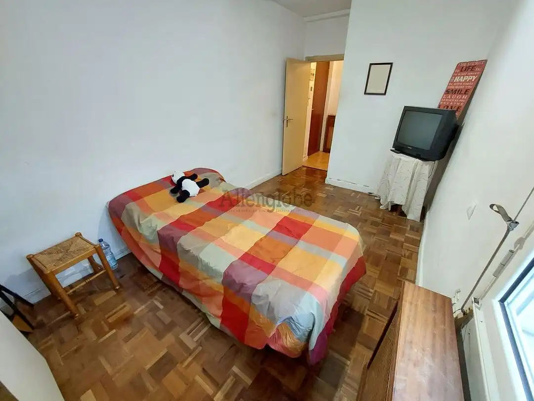 Habitación de Piso en venta en Oviedo  con Calefacción