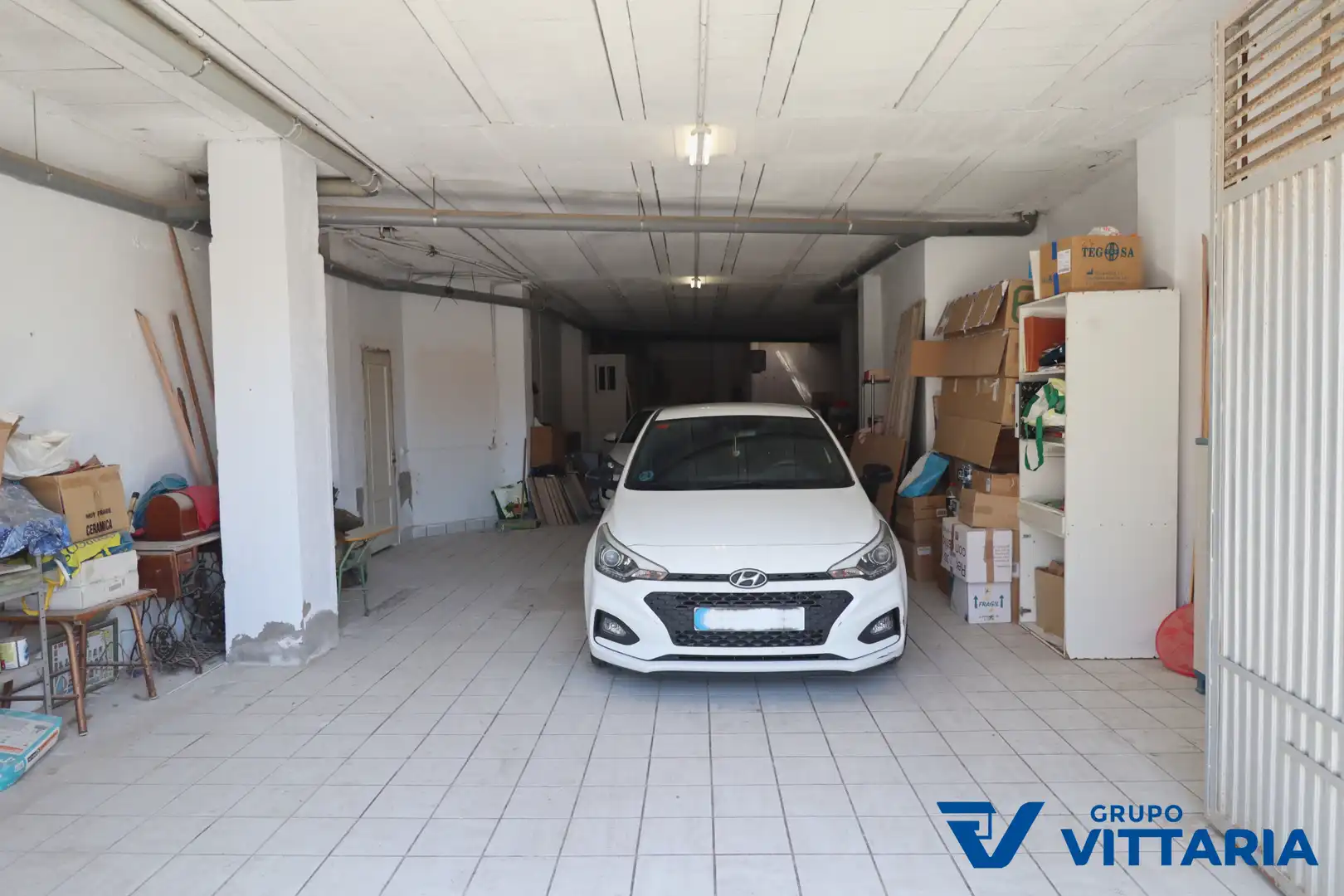 Parking de Casa adosada en venta en Almería con Aire acondicionado, Terraza y Trastero