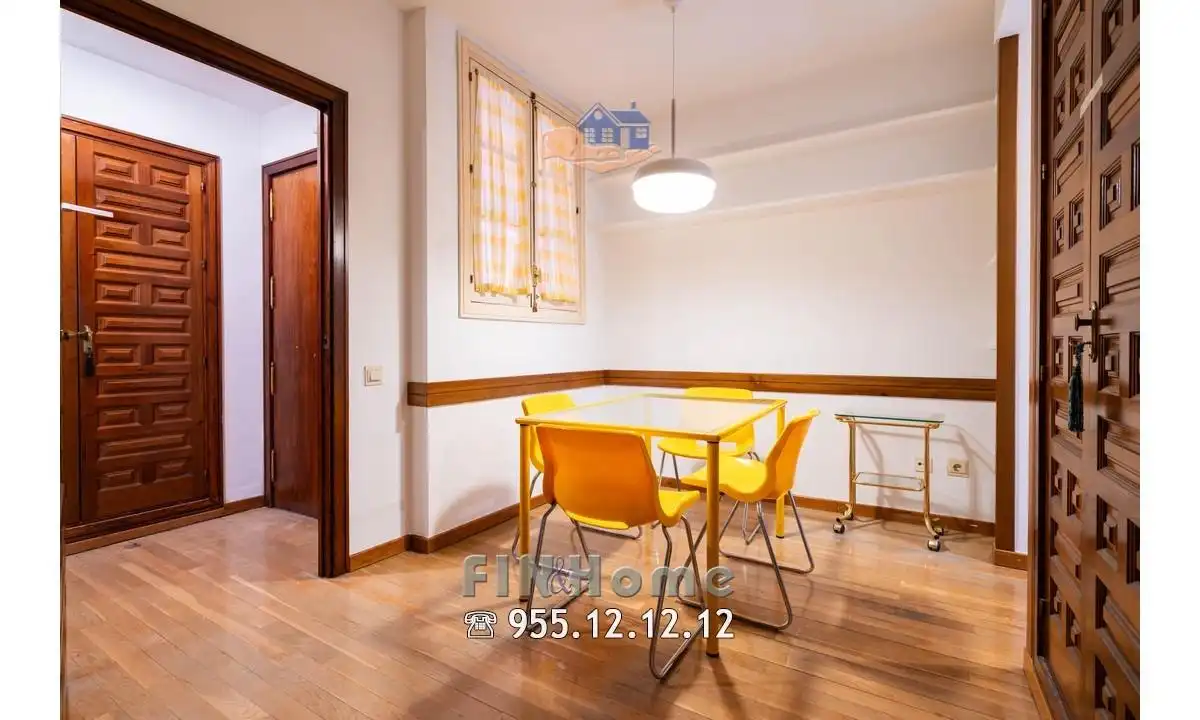 Comedor de Ático de alquiler en Sevilla con Aire acondicionado, Calefacción y Jardín privado