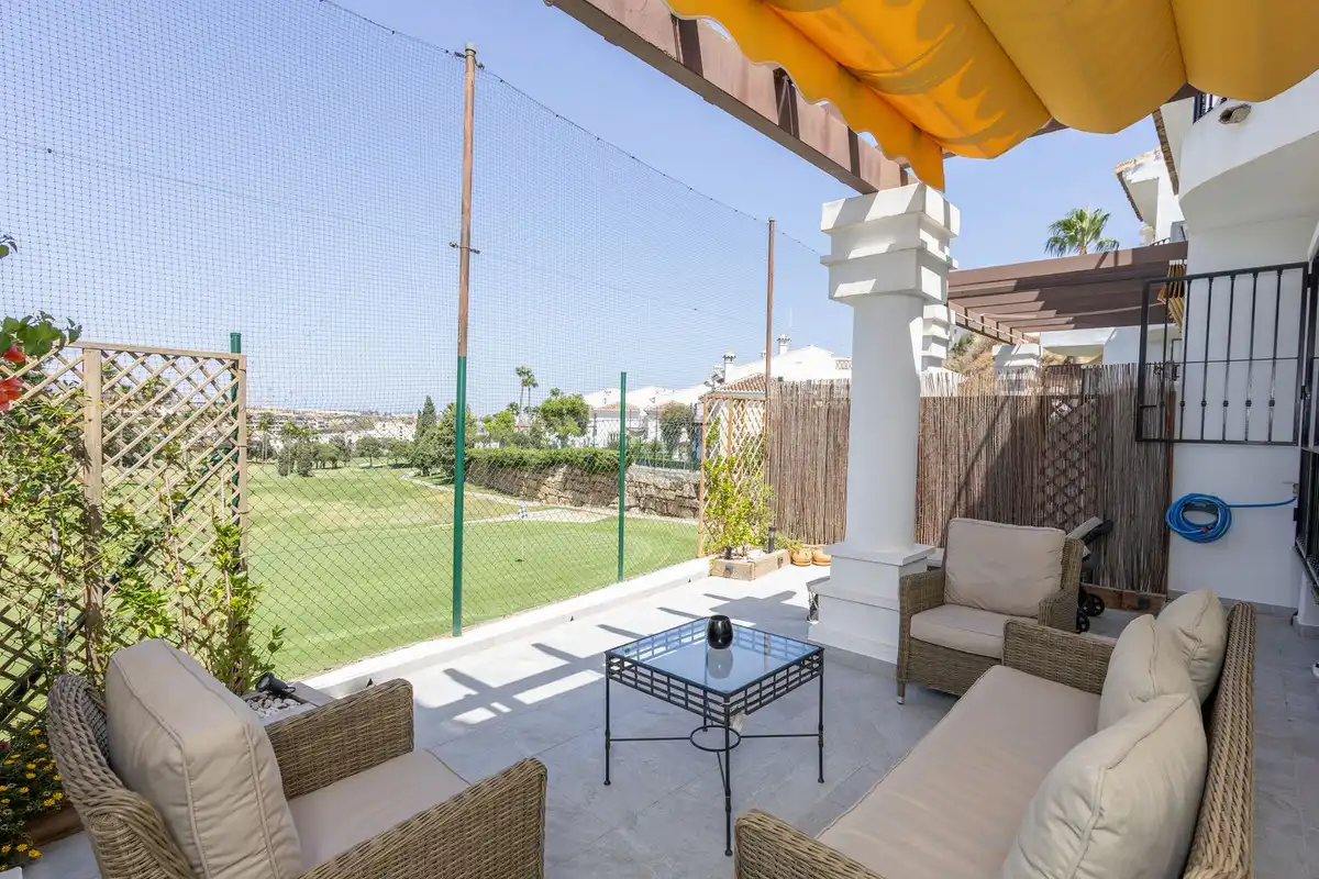 Terraced house with pool for sale in Riviera del Sol, imagen 3
