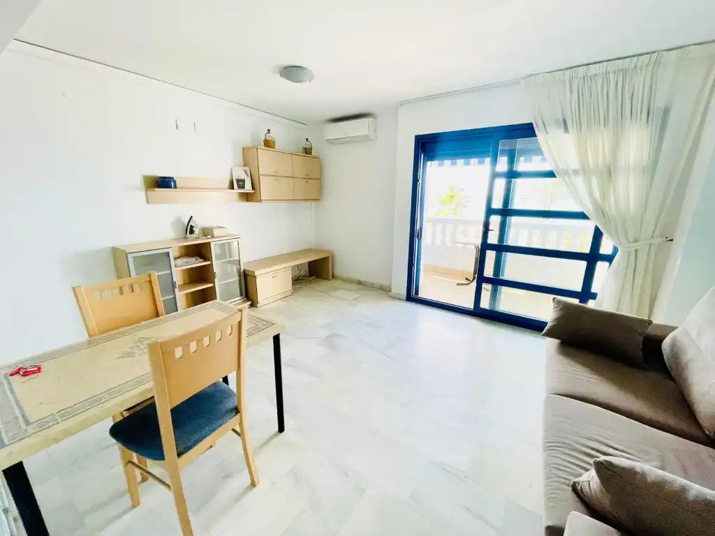 Wohnzimmer von Wohnung zum Verkauf in Torrox mit Klimaanlage, Terrasse und Möbliert