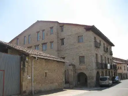 Außenansicht von Gebäude zum Verkauf in Armiñón