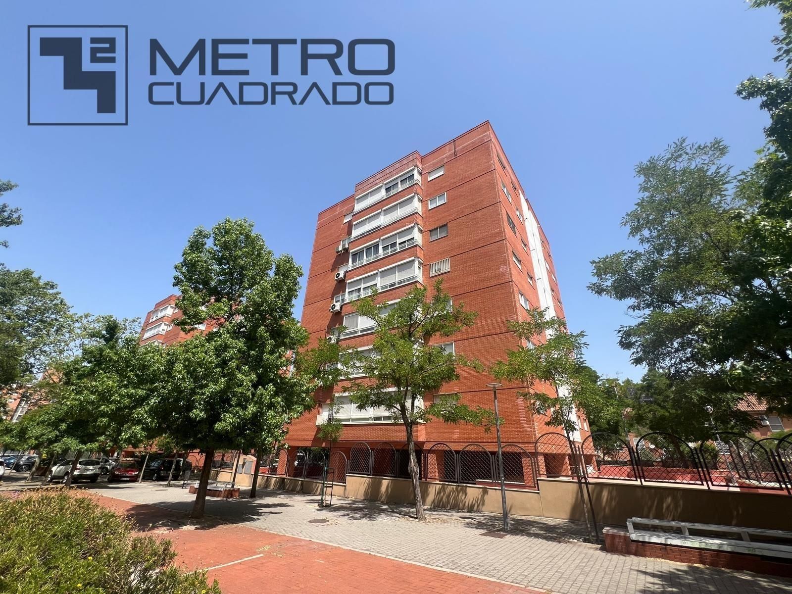 Vista exterior de Pis en venda en Fuenlabrada amb Calefacció i Traster