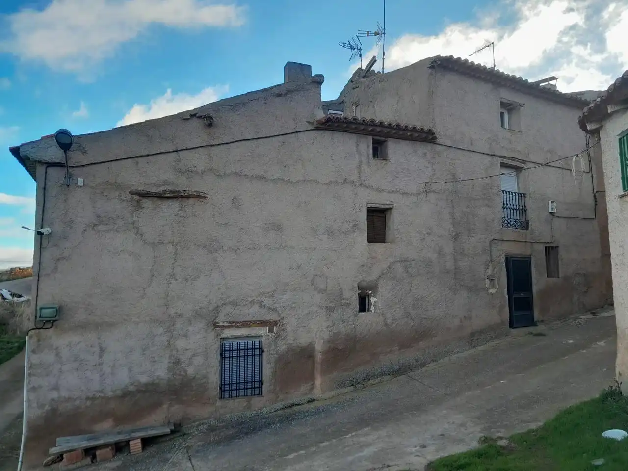Vista exterior de Casa o chalet en venta en Cabolafuente con Balcón