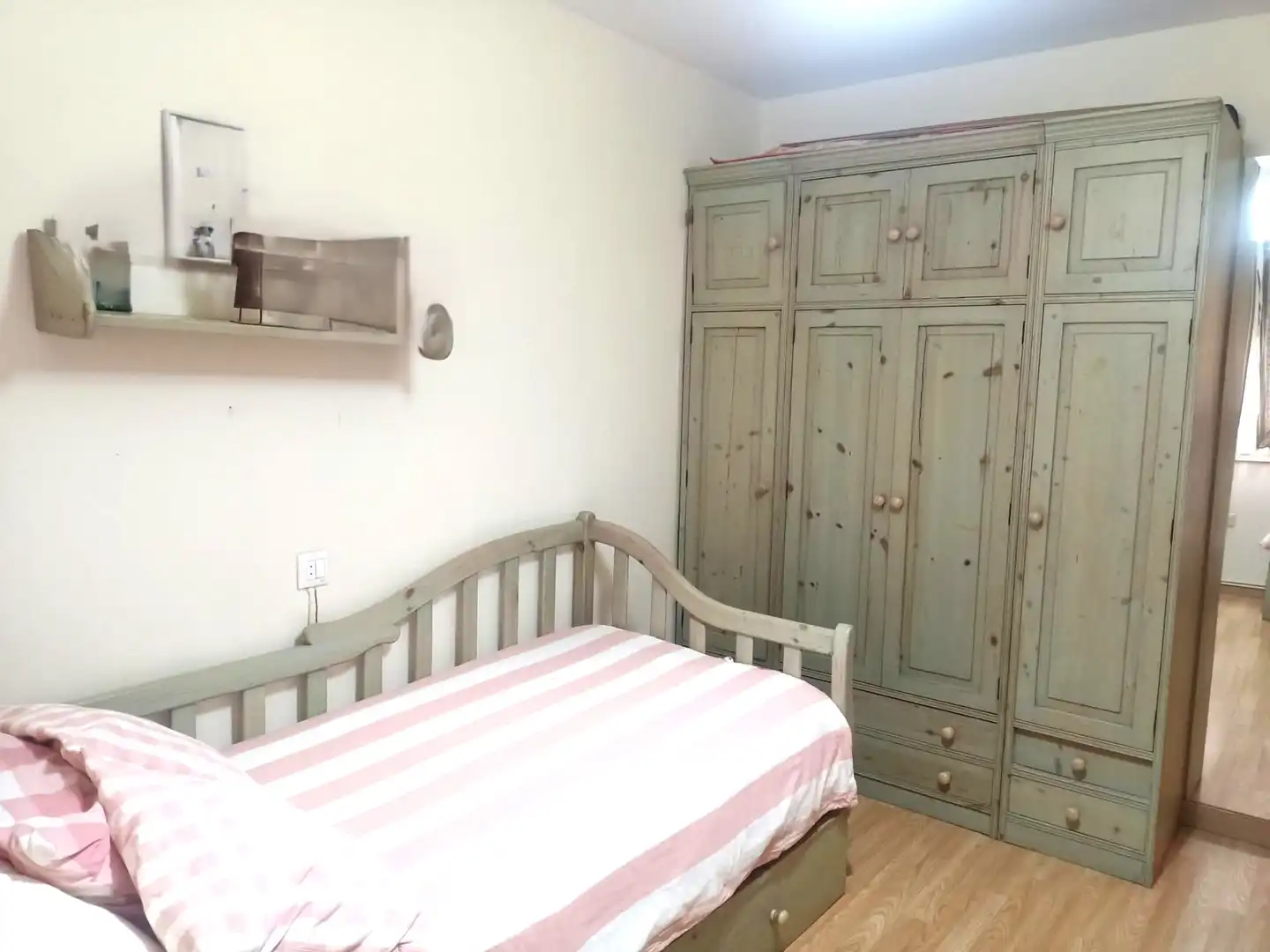 Bedroom of Flat for sale in Gijón   with Heating, Parquet flooring and Furnished