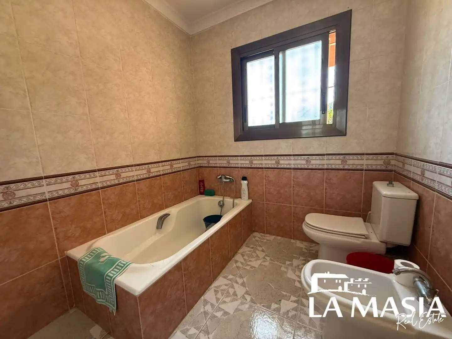 Bany de Casa o xalet en venda en Canyelles amb Calefacció, Jardí privat i Traster
