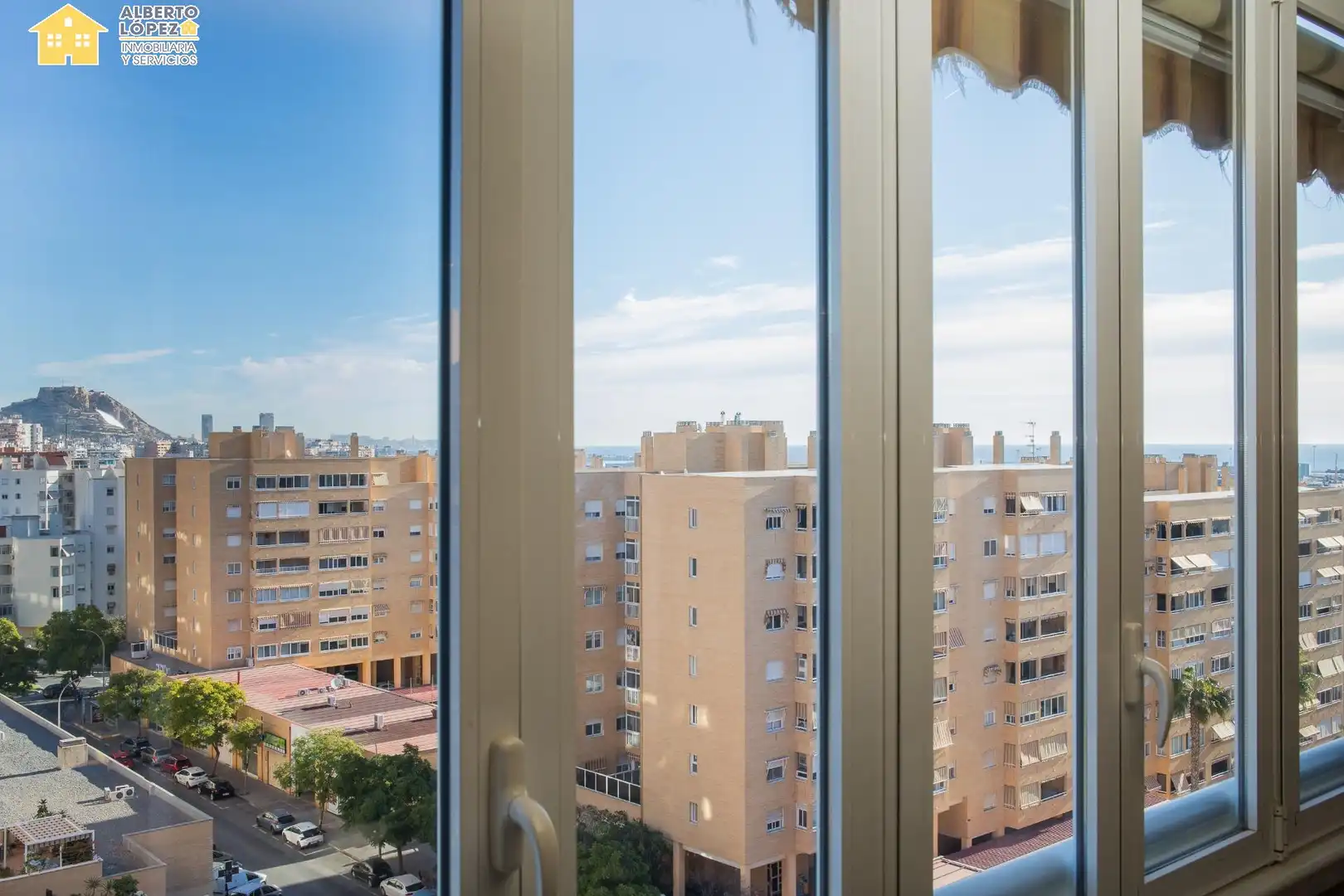 Habitación de Apartamento en venta en Alicante / Alacant con Aire acondicionado, Calefacción y Piscina comunitaria