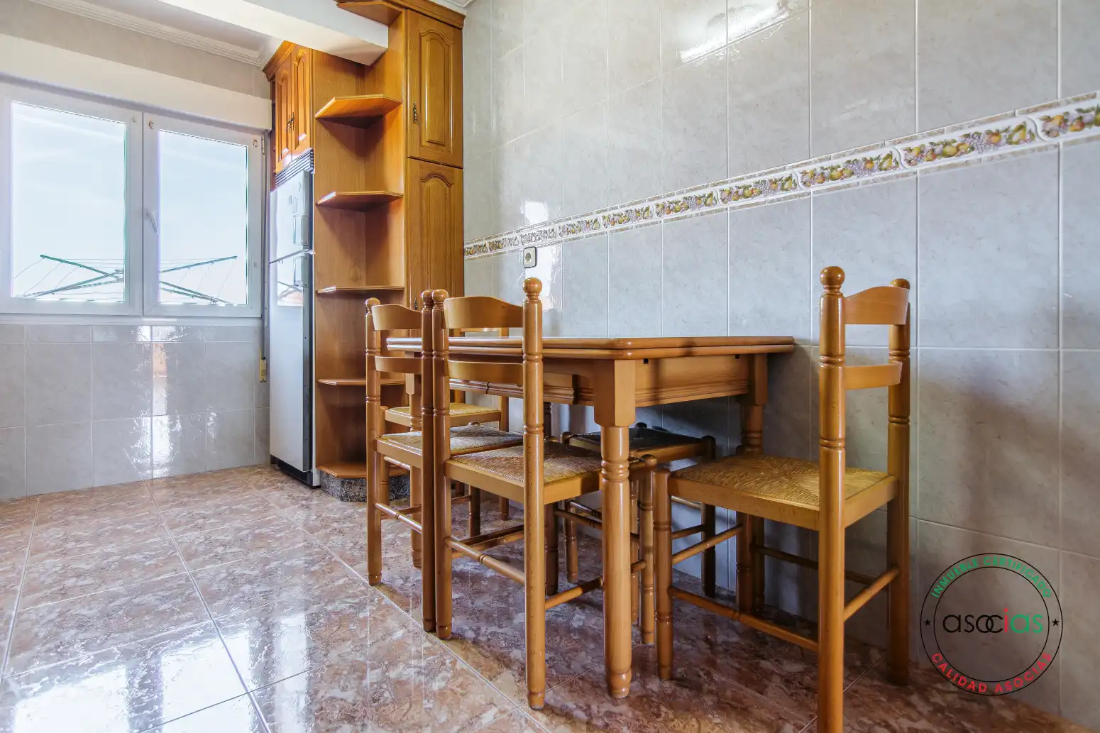 Cocina de Piso en venta en Gijón  con Calefacción y Jardín privado