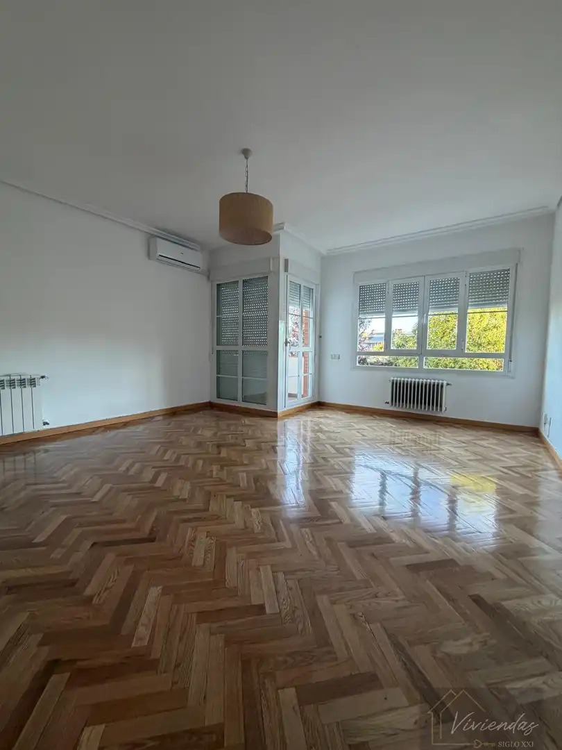 Piso de alquiler en Sector B
