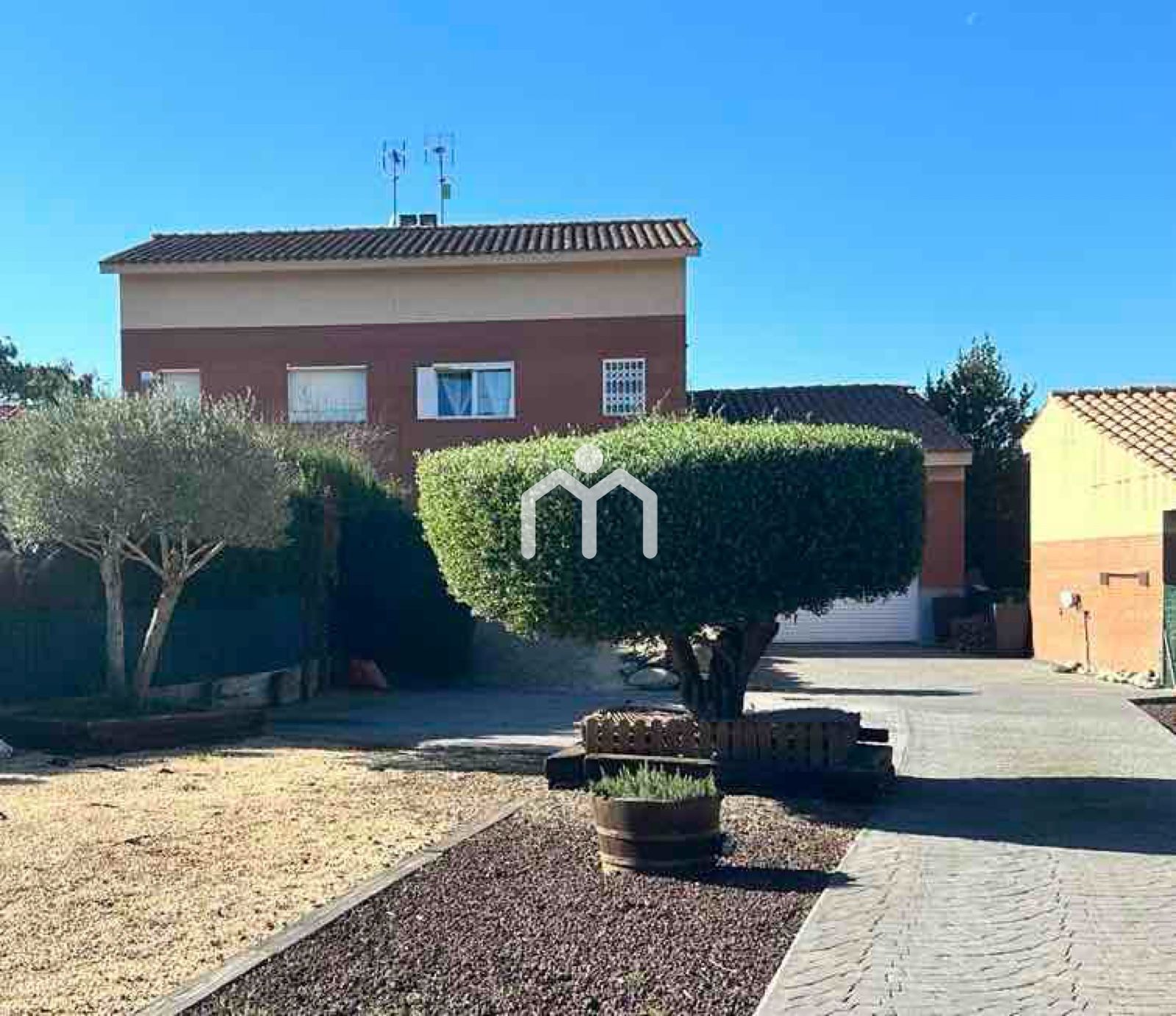 Vista exterior de Casa o xalet en venda en Vilanova del Vallès amb Calefacció, Traster i Piscina
