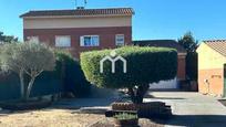 Exterior view of House or chalet for sale in Vilanova del Vallès  with Swimming Pool