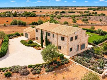 Casa rústica con balcón en venta en Na Pere