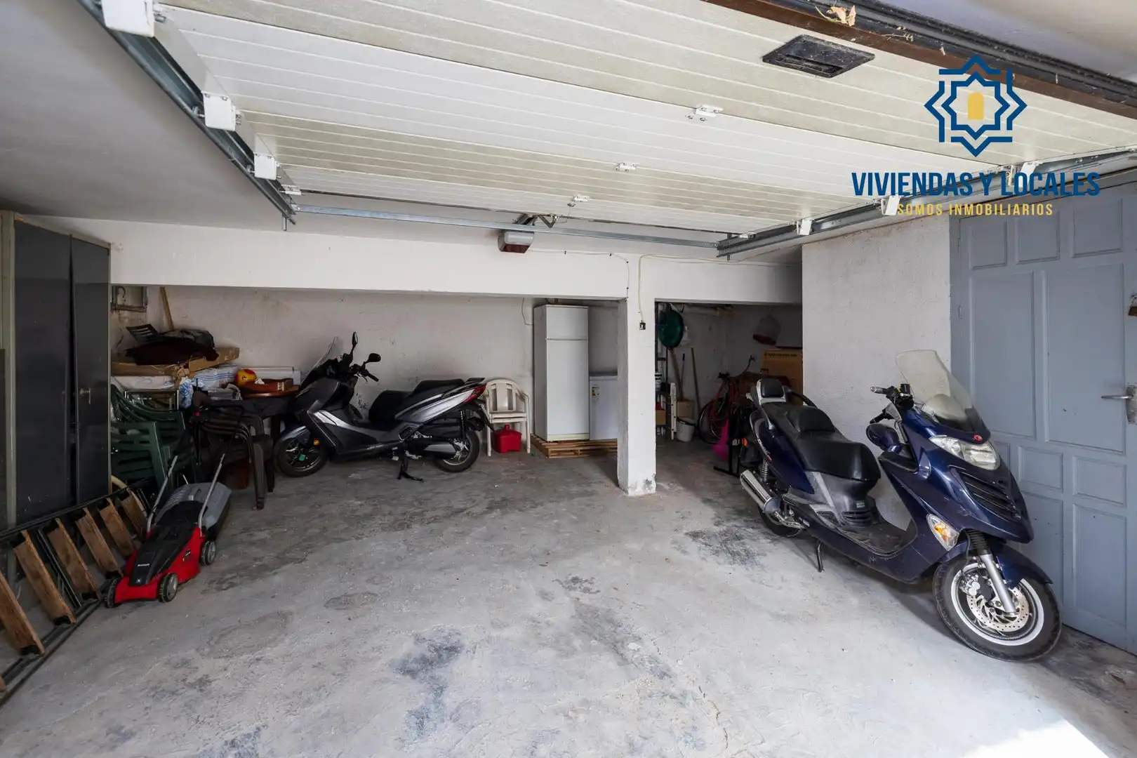 Parking de Casa o chalet en venta en Armilla con Aire acondicionado, Calefacción y Jardín privado