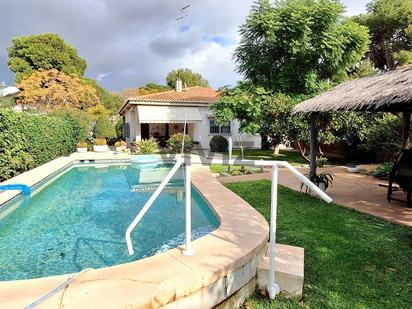 Vista exterior de Casa o xalet en venda en Paterna amb Piscina i Moblat