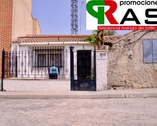Exterior view of Single-family semi-detached for sale in Solosancho  with Heating and Terrace