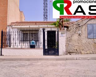 Exterior view of Single-family semi-detached for sale in Solosancho  with Terrace