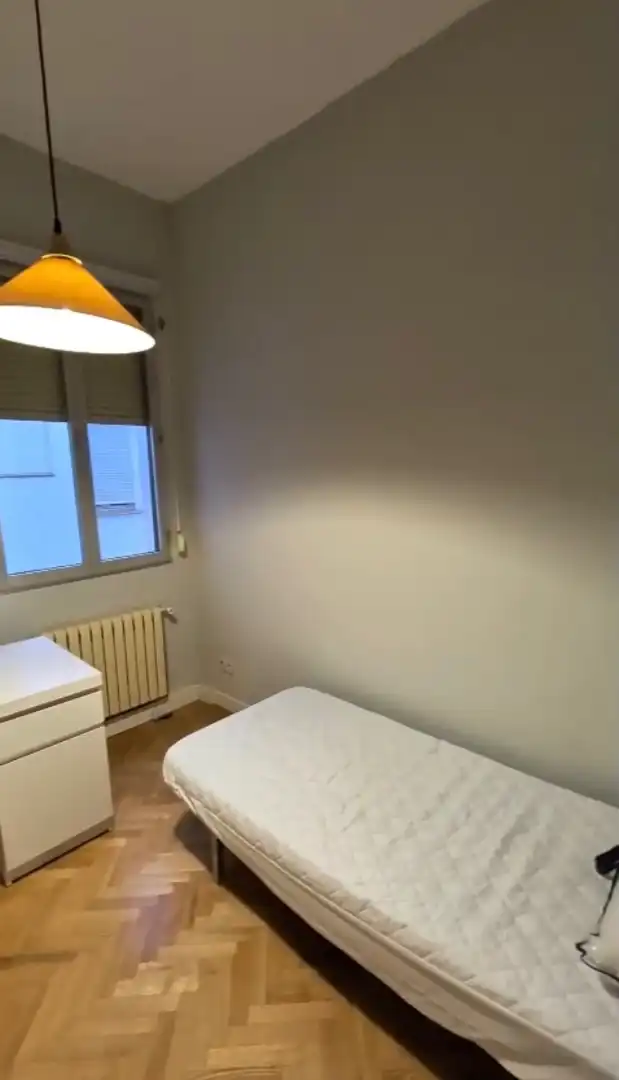Habitación de Piso de alquiler en Madrid con Aire acondicionado, Calefacción y Amueblado