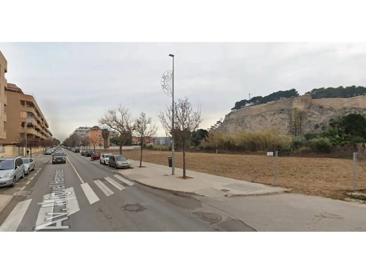 Terrain rustique à vendre à Avenida Poeta Miguel Hernández