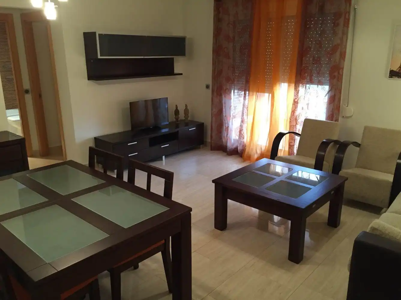Living room of Flat for rent in Algeciras  with Air Conditioner, Furnished and Community pool