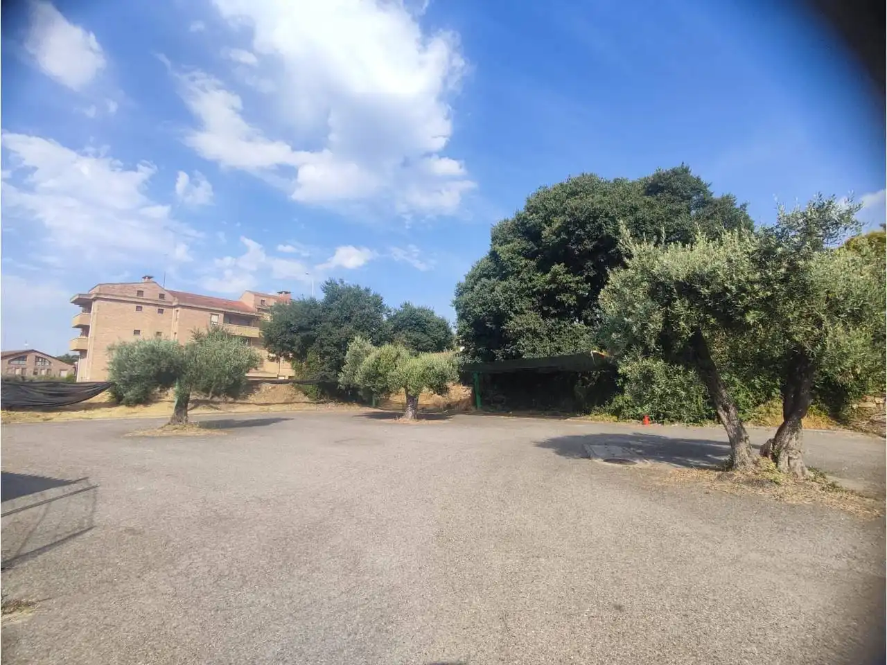 Local en venta en El Grado con Aire acondicionado