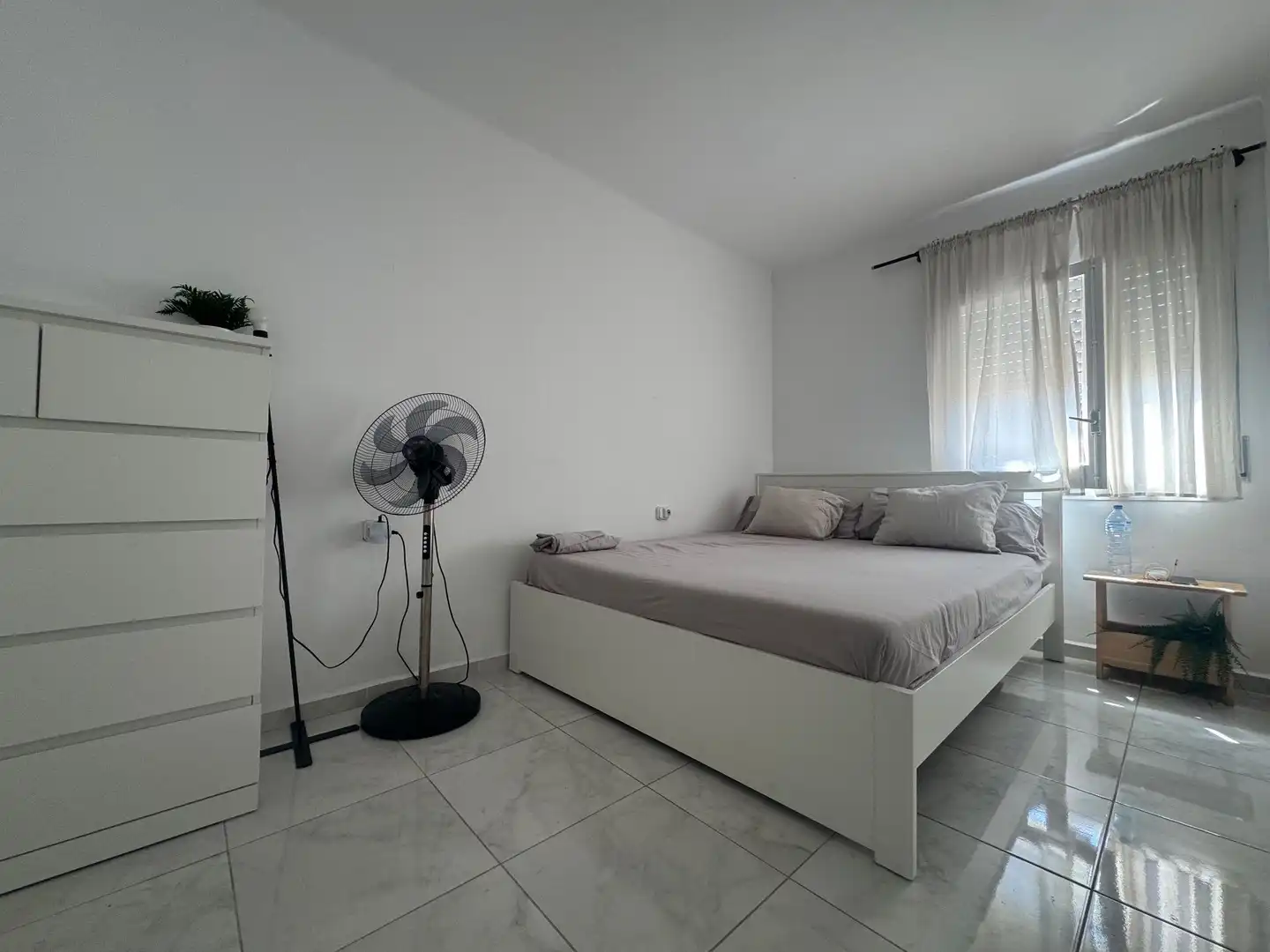 Bedroom of Flat for sale in Salt  with Heating