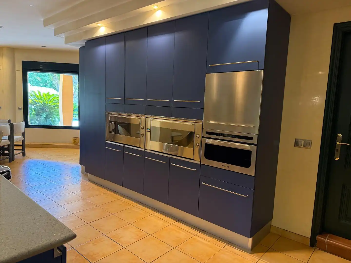 Cocina de Casa o chalet en venta en Gelves con Aire acondicionado, Jardín privado y Terraza