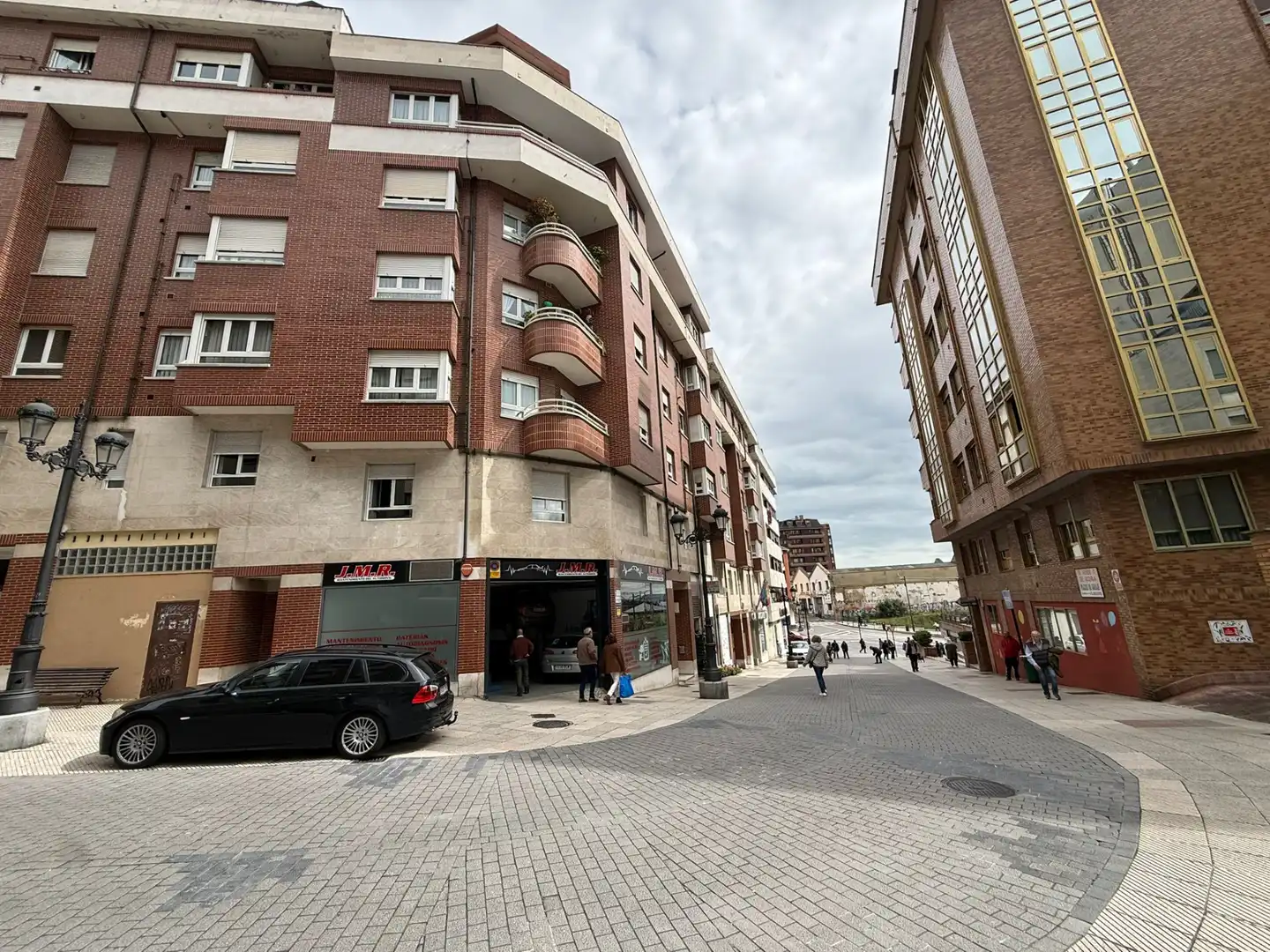 Außenansicht von Wohnung zum Verkauf in Oviedo  mit Heizung, Abstellraum und Möbliert