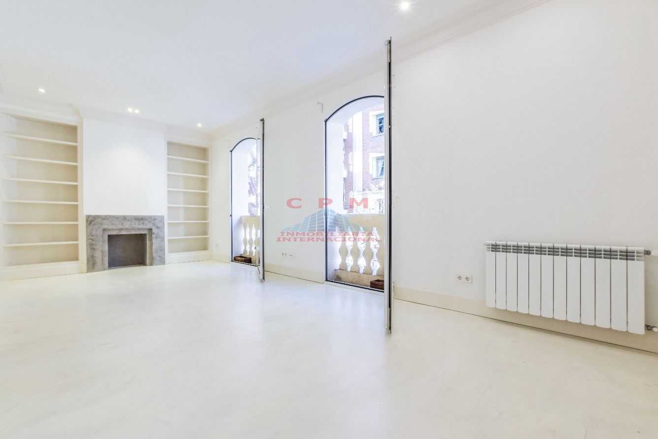 Sala d'estar de Pis de lloguer en  Madrid Capital amb Aire condicionat, Calefacció i Forn