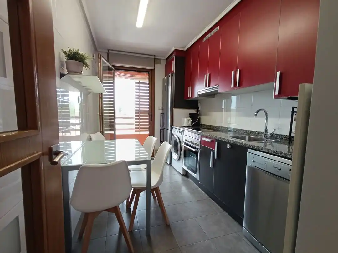 Küche von Wohnung zur Miete in Gijón  mit Heizung und Balkon