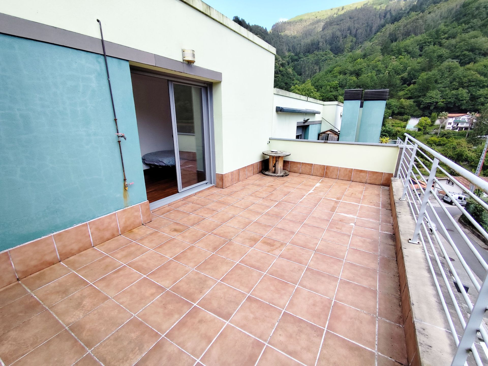 Terrassa de Casa adosada en venda en Barakaldo  amb Calefacció, Parquet i Terrassa