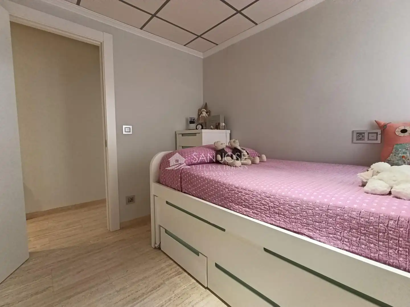 Habitación de Ático en venta en Novelda con Aire acondicionado, Calefacción y Balcón