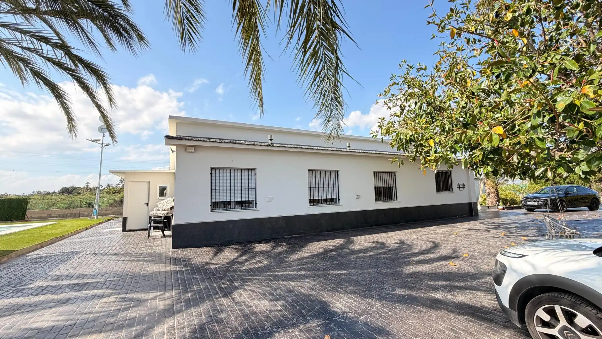Außenansicht von Haus oder Chalet zum Verkauf in Elche / Elx mit Klimaanlage, Heizung und Privatgarten