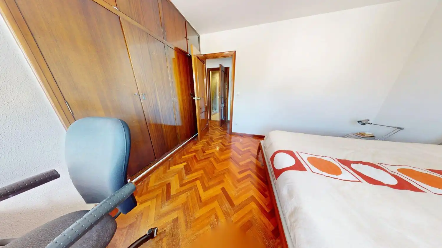 Bedroom of Flat for sale in Sevilla  with Air Conditioner and Terrace