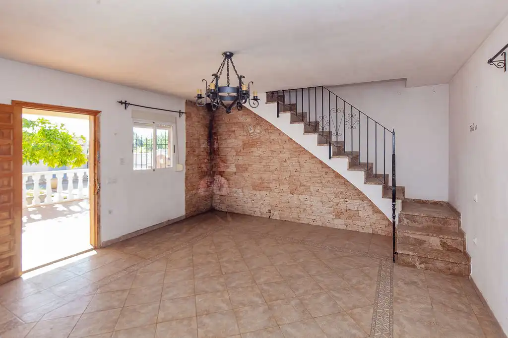 Houses for sale in Montroi / Montroy, Valencia