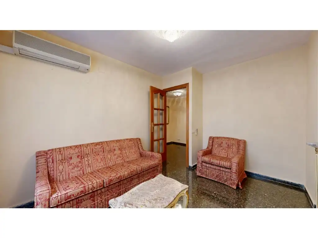 Flat for sale in Exposició