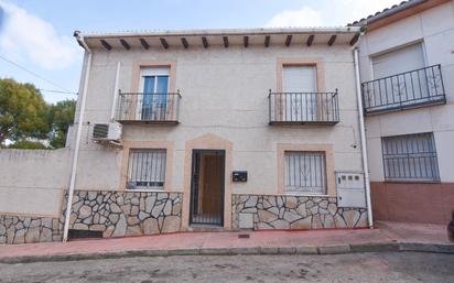 Vista exterior de Casa o xalet en venda en Loeches amb Calefacció, Terrassa i Forn