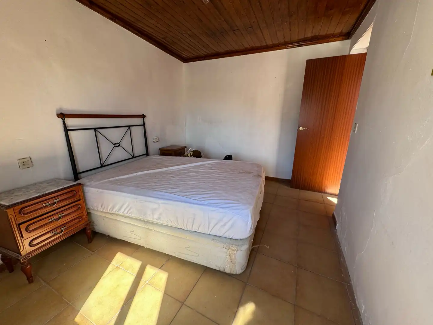 Dormitori de Casa o xalet en venda en Villardondiego amb Terrassa i Traster